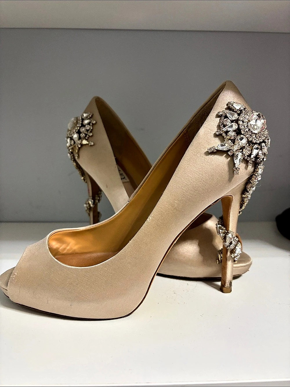 Badgley Mischka Kiara Embellished Peep Toe Heels Gold Size 7.5